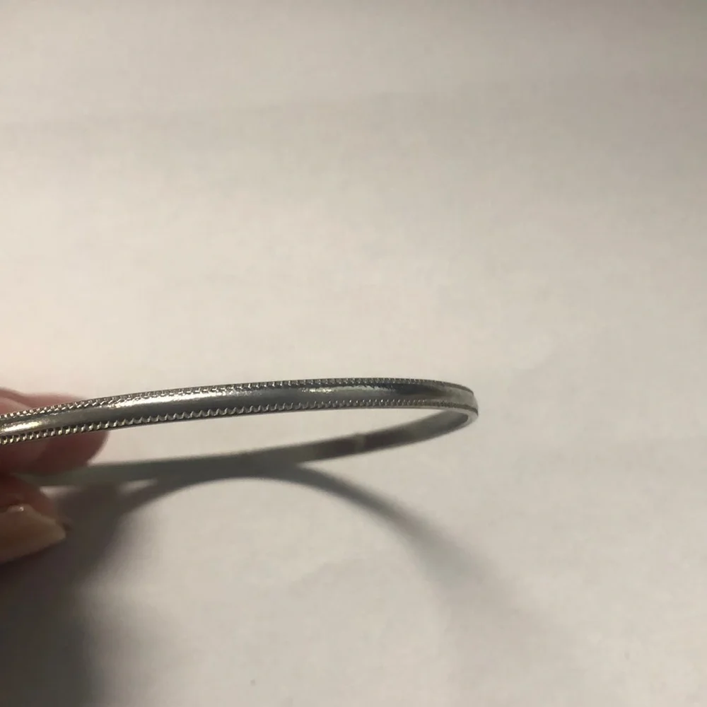Silver bangle - Picture 2 of 2